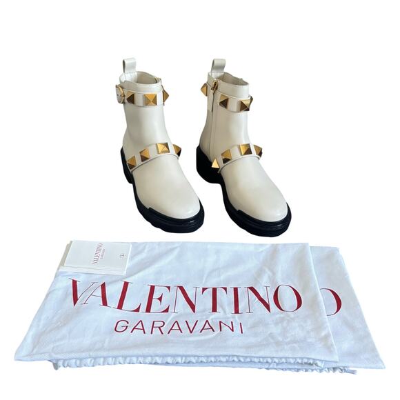 Valentino Garavani Roman Stud Combat Boots White Leather Chelsea Ankle Size 37 - Picture 1 of 16